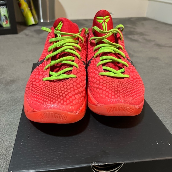 Kobe 6 Reverse Grinch (Size 8, good condition) - Picture 3 of 5